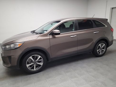 Used 2020 Kia Sorento FWD V6 image 2