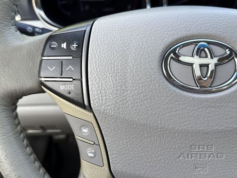 Used 2012 Toyota Avalon image 20