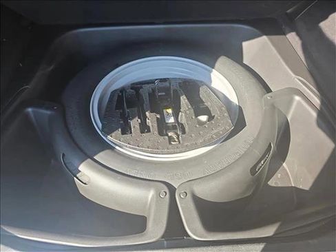 Used 2018 Jeep Grand Cherokee Limited image 10