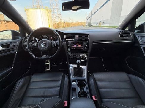 Used 2016 Volkswagen Golf R 4-Door image 21