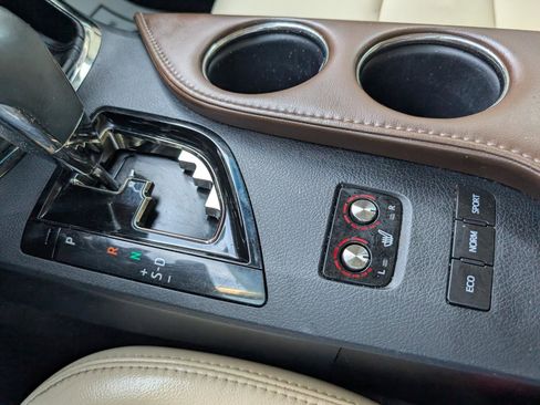 Used 2015 Toyota Avalon XLE Touring FWD image 19