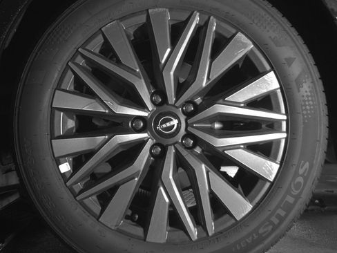 Used 2025 Nissan Altima 2.5 SV image 14