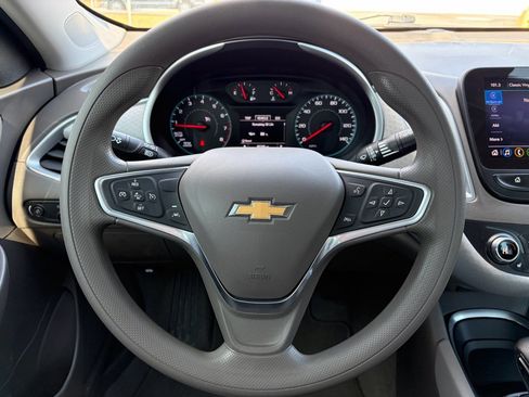 Used 2022 Chevrolet Malibu LT image 30