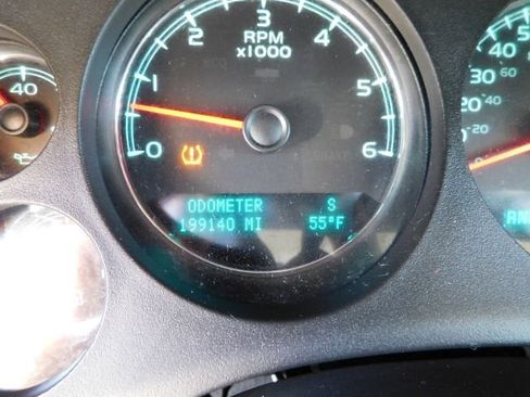 Used 2011 Chevrolet Avalanche LS w/ Regional Value Package image 17