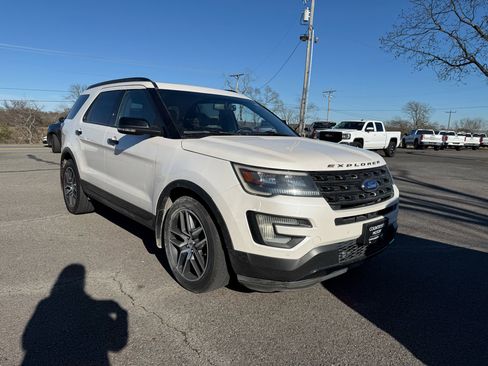 Used 2016 Ford Explorer Sport w/ Equipment Group 401A image 5