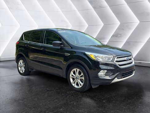 Used 2017 Ford Escape SE w/ SE Cold Weather Package FWD image 7