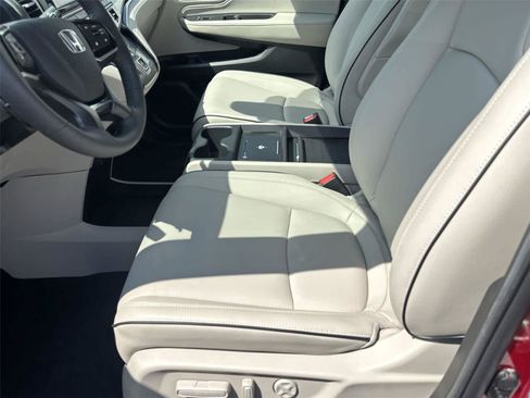 Used 2026 Honda Odyssey Touring image 12