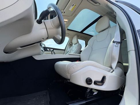 Used 2024 Volvo XC60 B5 Core w/ Protection Package Premier AWD/4WD image 18