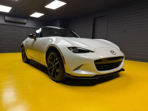 Used 2016 MAZDA MX-5 Miata Club RWD image 3