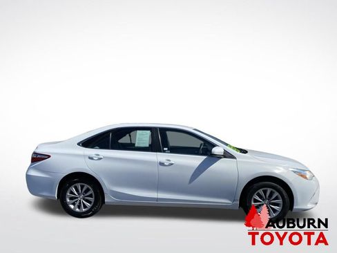 Used 2015 Toyota Camry LE FWD image 8