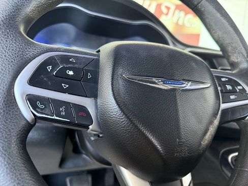 Used 2015 Chrysler 200 Limited image 26