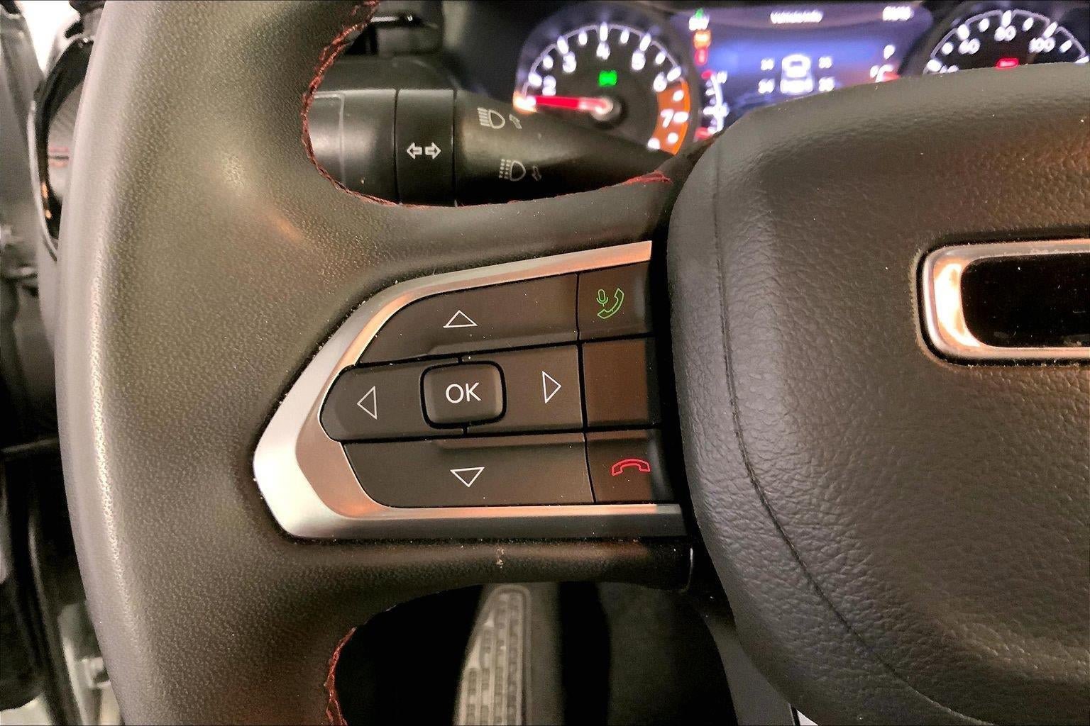 Used 2025 Jeep Compass Trailhawk w/ Trailer Tow Group AWD/4WD image 18