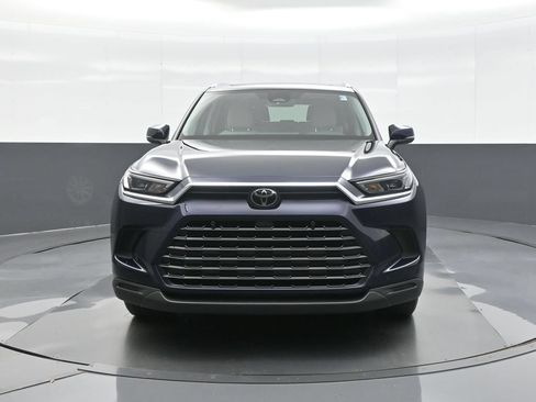 Certified 2024 Toyota Grand Highlander AWD image 2