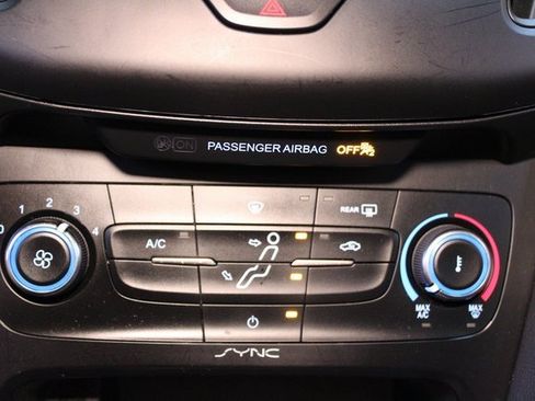 Used 2018 Ford Focus SE image 23