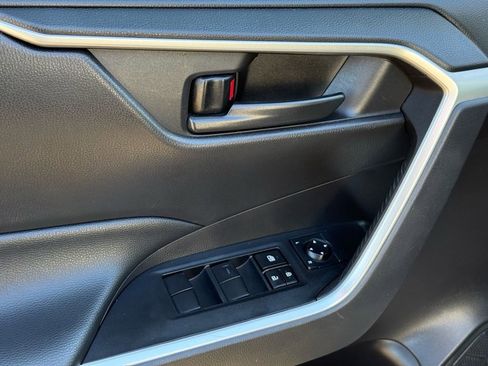 Used 2022 Toyota RAV4 LE image 16