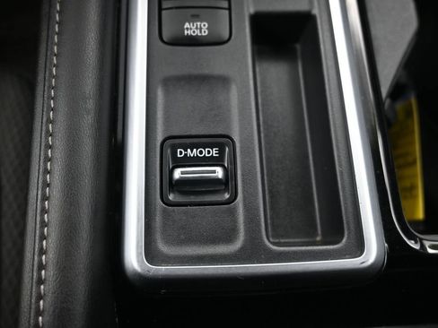 Used 2022 Nissan Pathfinder SV w/ SV Black Package FWD image 23