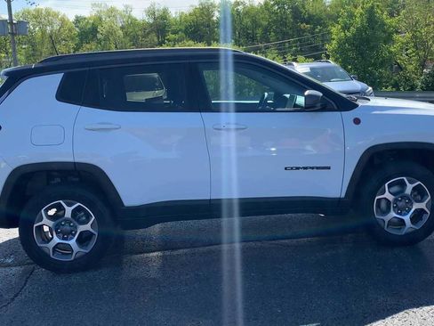 Used 2022 Jeep Compass Trailhawk AWD/4WD image 9