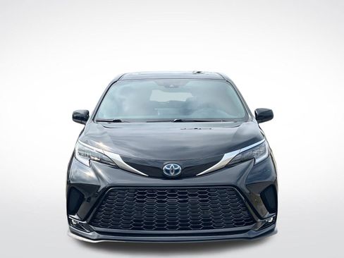 Used 2021 Toyota Sienna XSE image 7