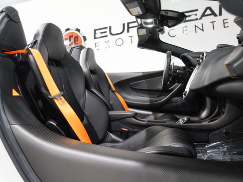 Used 2020 McLaren 600LT Spider RWD image 17