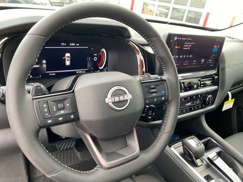 New 2026 Nissan Pathfinder SL image 13