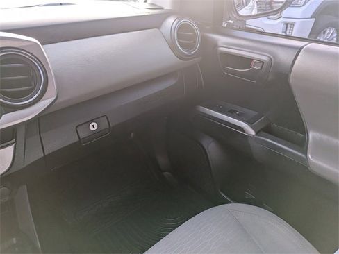 Used 2016 Toyota Tacoma SR5 w/ Towing Package image 16