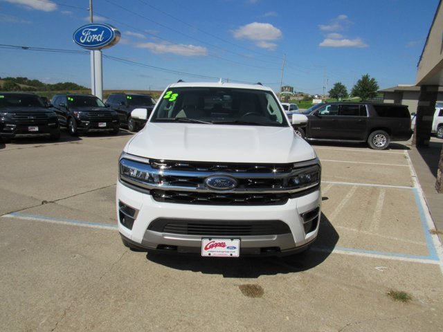 Used 2023 Ford Expedition Limited AWD/4WD image 2