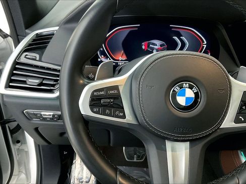 Used 2023 BMW X5 xDrive40i w/ M Sport Package AWD/4WD image 11