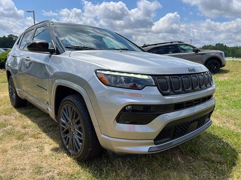 Used 2022 Jeep Compass High Altitude AWD/4WD image 9