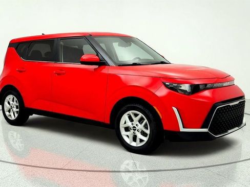 Used 2024 Kia Soul S FWD image 3