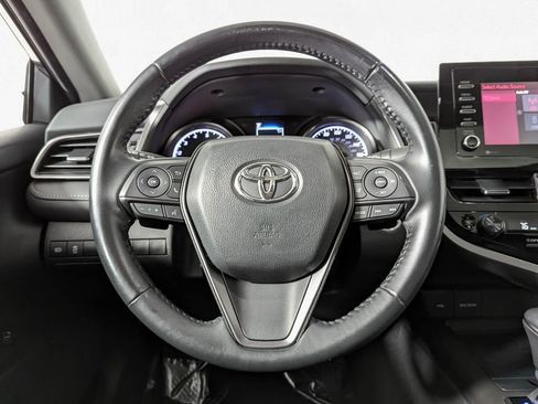 Used 2022 Toyota Camry SE image 25