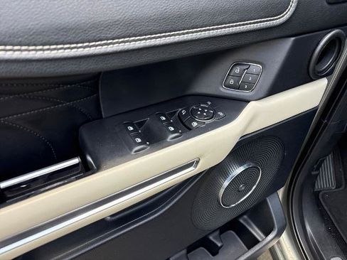 Certified 2019 Ford Expedition Platinum RWD image 17