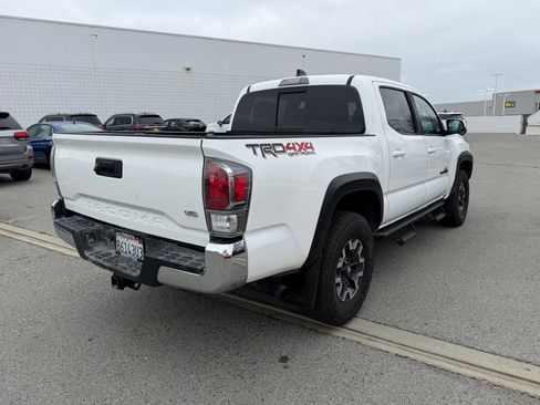 Used 2023 Toyota Tacoma TRD Off-Road w/ Black Out Package (TMS) AWD/4WD image 5
