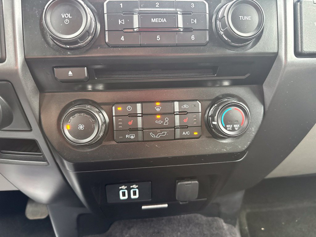 Used 2016 Ford F150 XLT w/ Equipment Group 302A Luxury AWD/4WD image 23