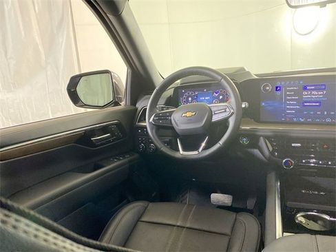 Used 2025 Chevrolet Tahoe High Country image 15