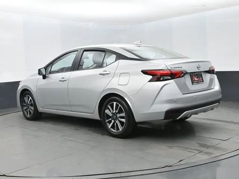 Used 2025 Nissan Versa SV image 9