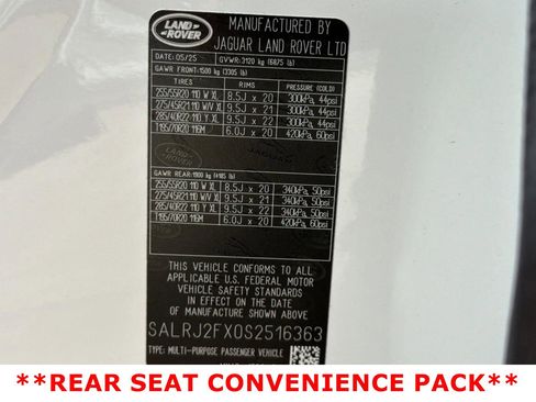 Used 2025 Land Rover Discovery S AWD/4WD image 23