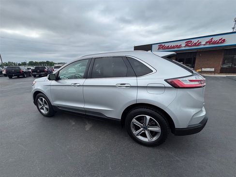 Used 2019 Ford Edge SEL w/ Equipment Group 201A FWD image 3