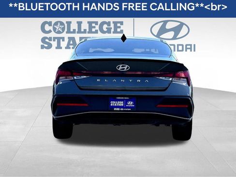 Used 2025 Hyundai Elantra Sport image 9