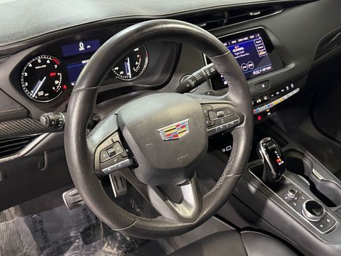 Certified 2023 Cadillac XT4 Sport w/ LPO, Onyx Lite Package AWD/4WD image 3
