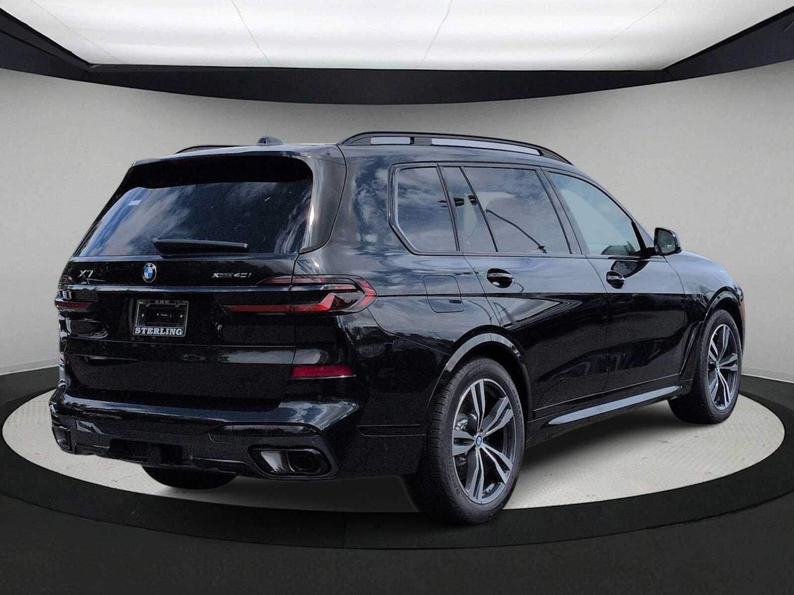 Used 2027 BMW X7 xDrive40i w/ M Sport Package AWD/4WD image 8