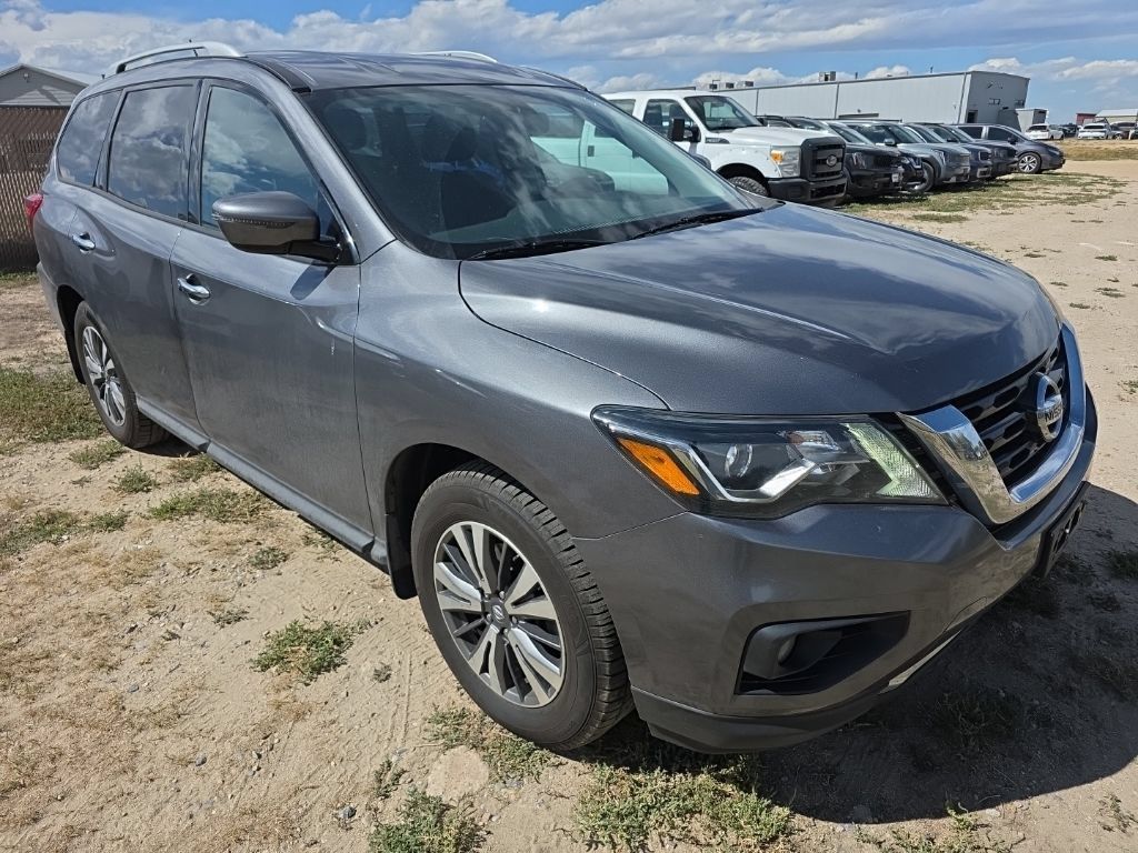 Used 2017 Nissan Pathfinder SV w/ Trailer Tow Package AWD/4WD image 7