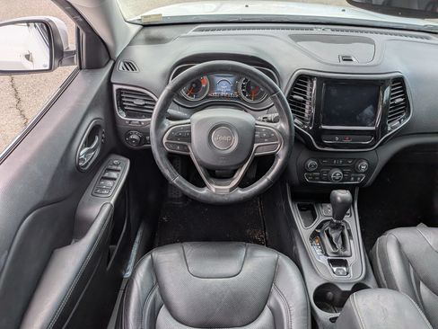 Used 2020 Jeep Cherokee Limited FWD image 17