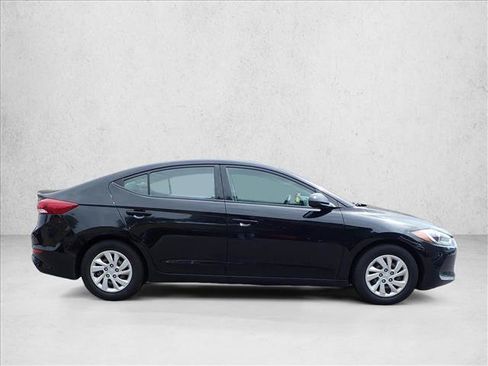 Used 2018 Hyundai Elantra SE FWD image 5