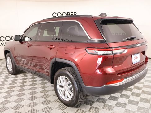 Used 2024 Jeep Grand Cherokee Laredo X image 22
