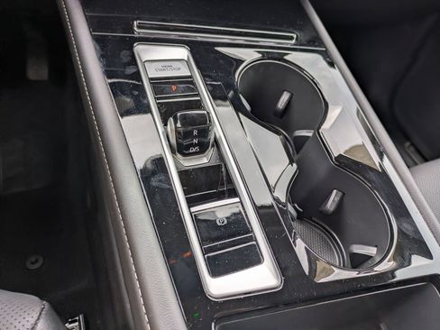 Certified 2025 Volkswagen Atlas SE AWD/4WD image 28