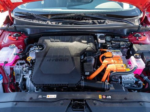 Certified 2025 Hyundai Elantra SEL image 18