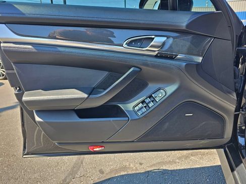 Used 2013 Porsche Panamera GTS AWD/4WD image 22