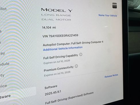 Used 2024 Tesla Model Y Long Range image 30