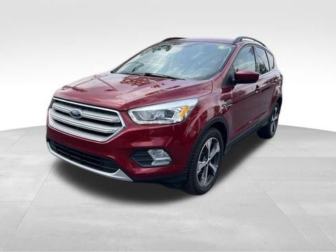 Used 2018 Ford Escape SEL FWD image 3