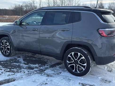 Used 2022 Jeep Compass Limited image 11